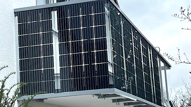 Solarmodule am Balkon