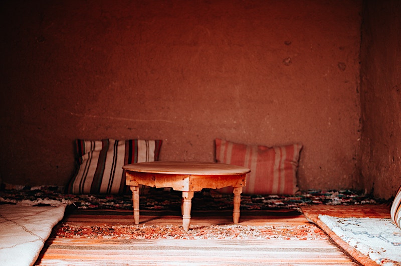 Berberteppiche schaffen Sitzmöglichkeiten am Boden